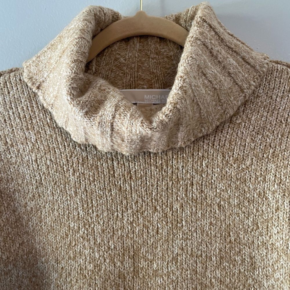 Michael Kors sweater - Picture 2 of 7